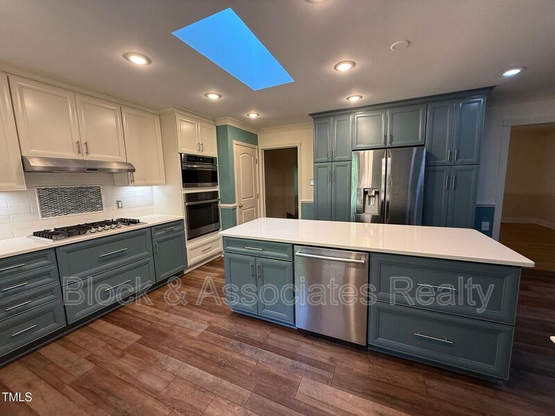 Raleigh House: 4108 Pleasant Grove Church Road