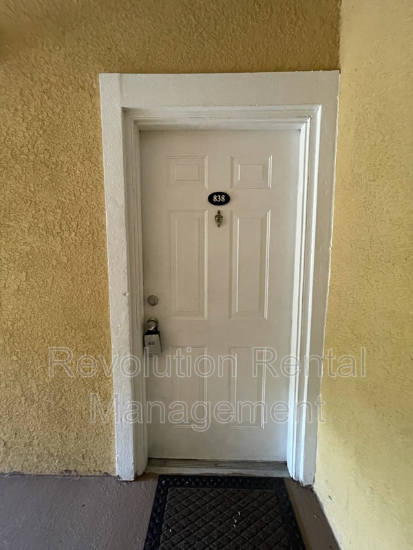 3611 Conroy Rd Apt 838 Orlando FL 32839-2470 - Photo 2