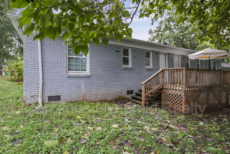 Charlotte Condo: 2621 Druid Hills Way