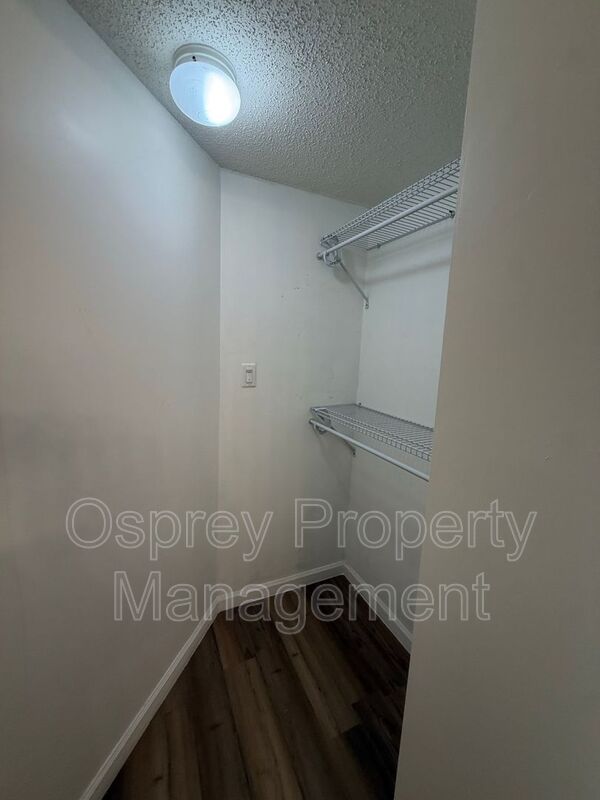 Elegant Residence in a Private Cul-de-Sac! "ASK ABOUT OUR ZERO DEPOSIT" - Photo 10