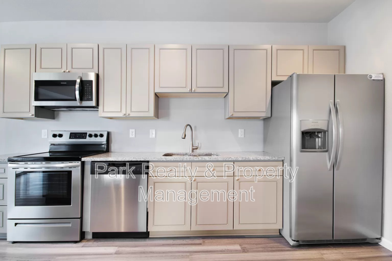Aurora House: 2621 Sable Blvd
