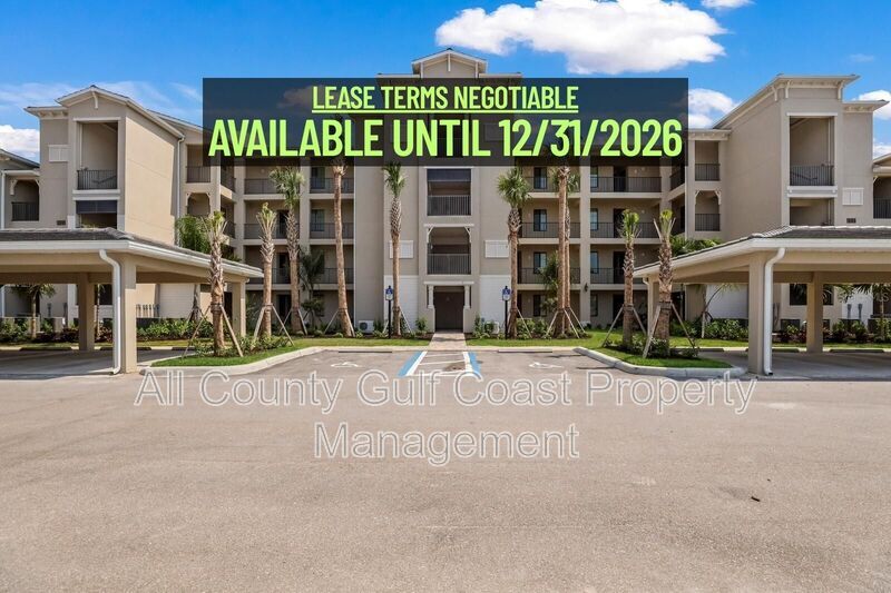 Bradenton House: 18008 Gawthrop Dr #303