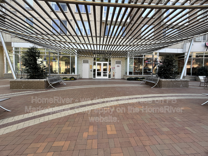 Silver Spring House: 930 Wayne Ave