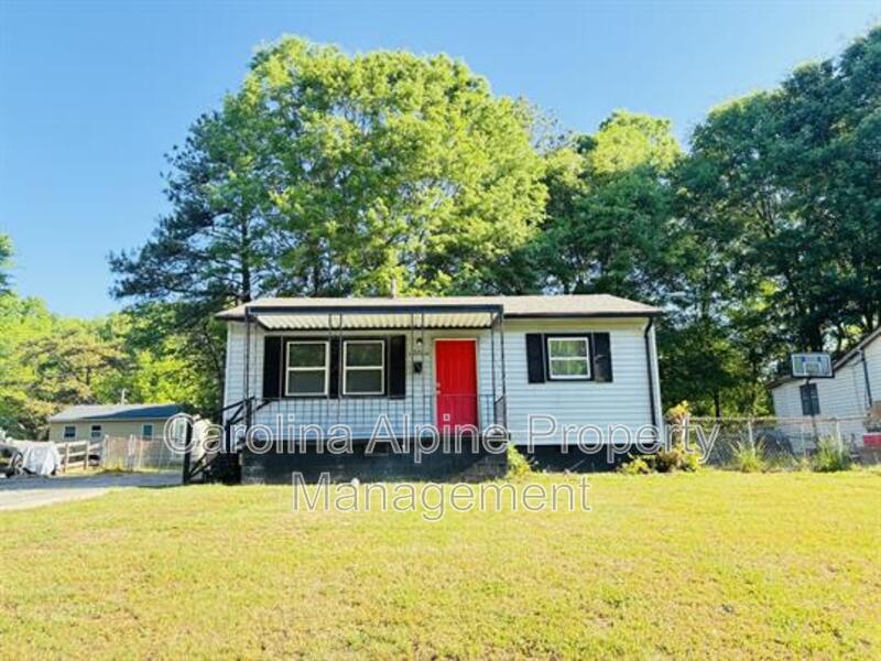 Dallas House: 516 E Peachtree St.