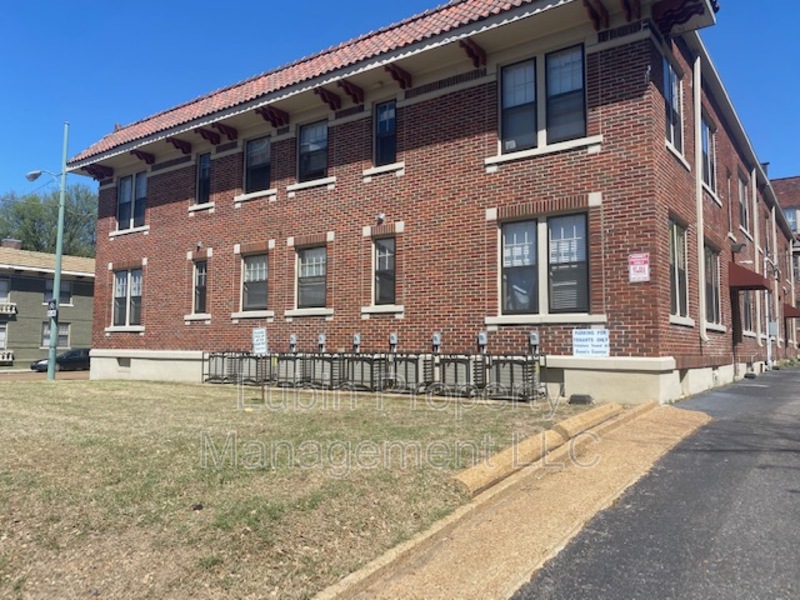 Memphis Condo: 1779 Madison Ave Unit16