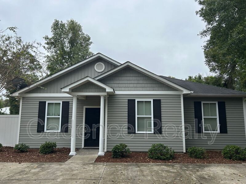 Wilmington House: 4904 Maple Avenue