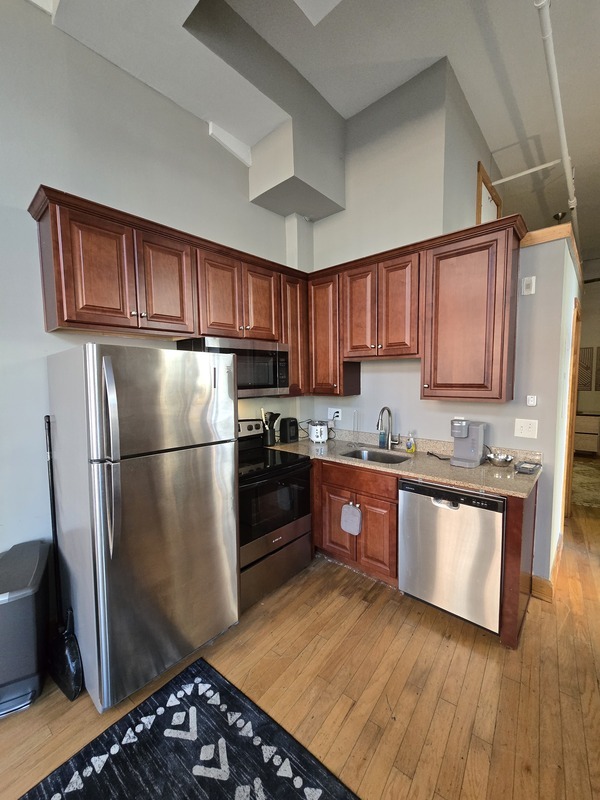 Richmond Condo: 114 Virginia St