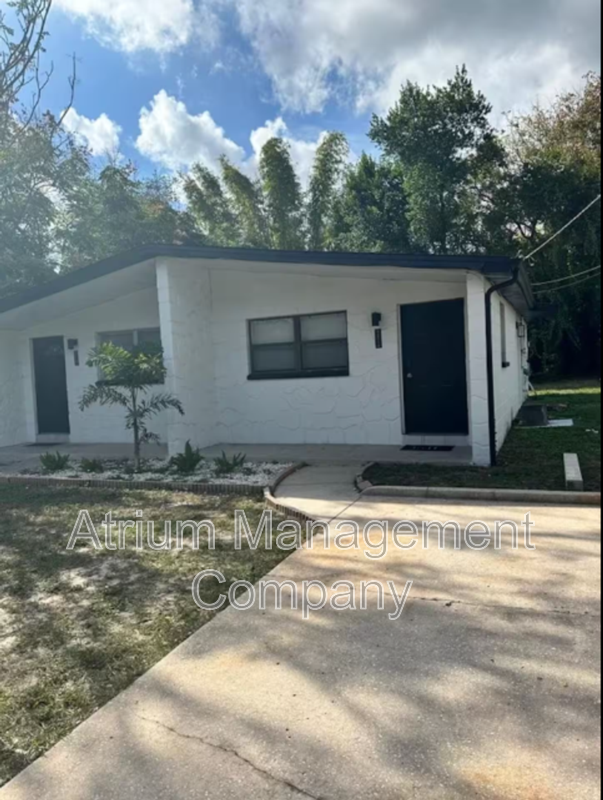 Tampa House: 9606 N 46th St
