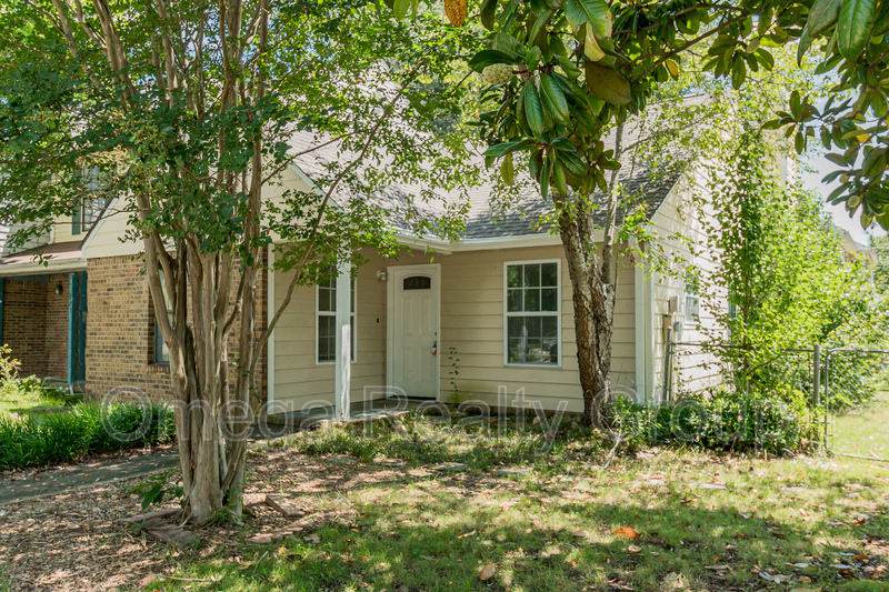 Pelham House: 721 Cahaba Manor Ct