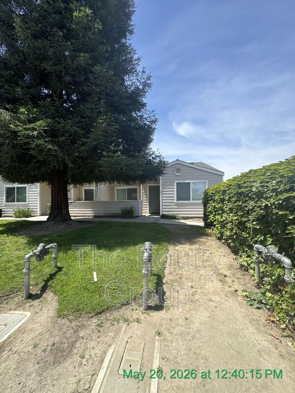 Visalia House: 407 North Park Street