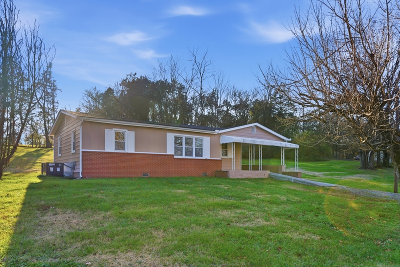 Strawberry Plains House: 365 Old Dandridge Pike