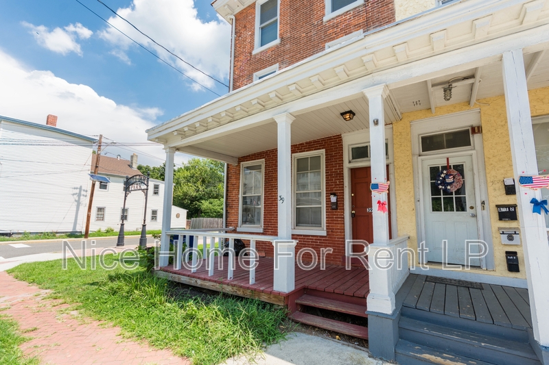 Mount Holly Condo: 39 Pine Street, Apt B