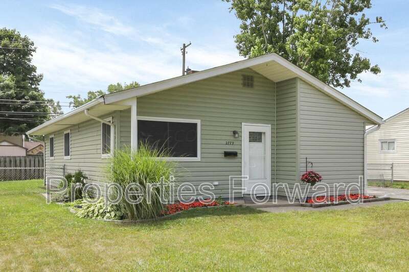 Grove City House: 2779 Woodgrove Dr