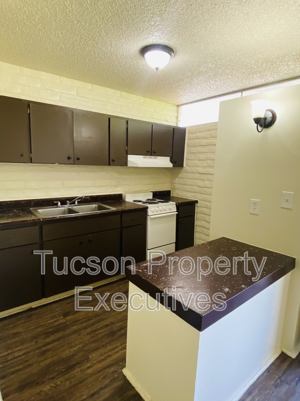 Tucson Condo: 20 North Leonora Avenue #216