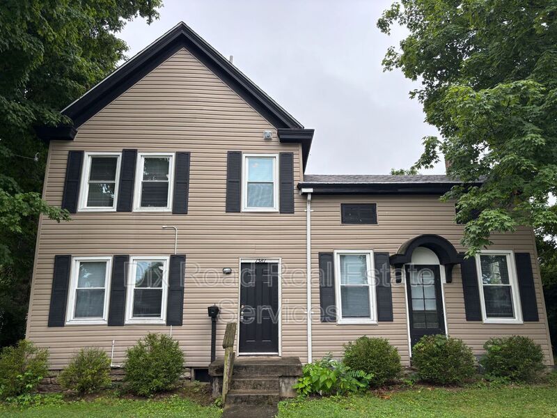 Cincinnati House: 1581 Madison Avenue