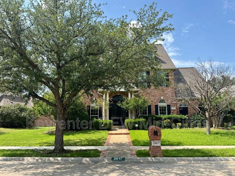 Irving House: 2417 Creekside Circle South