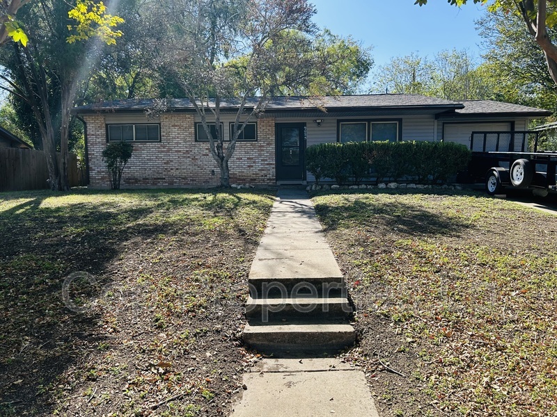 San Antonio House: 2914 Greenacres St