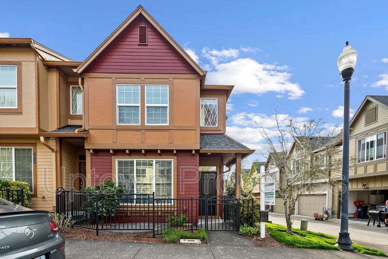 Beaverton House: 1611 SW San Mateo Ter
