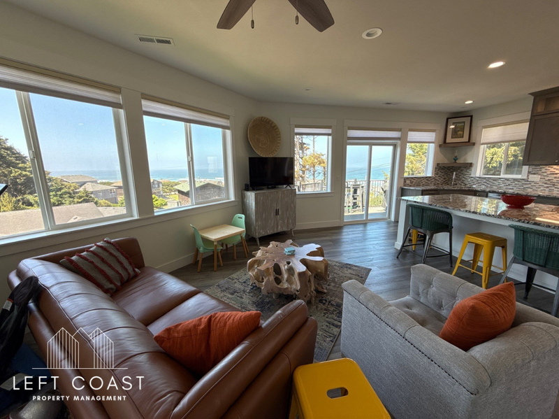 Lincoln City House: 6274 Northeast Port Drive