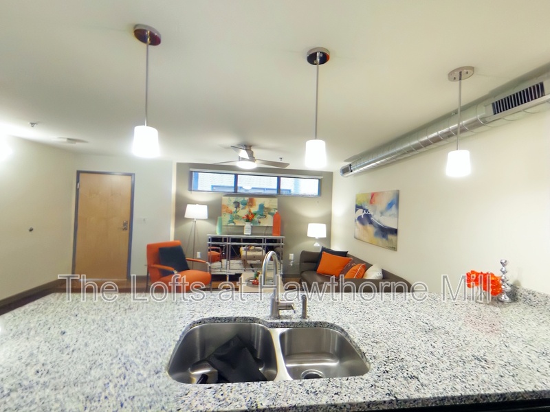 Charlotte Apartment: 1101 Hawthorne Ln