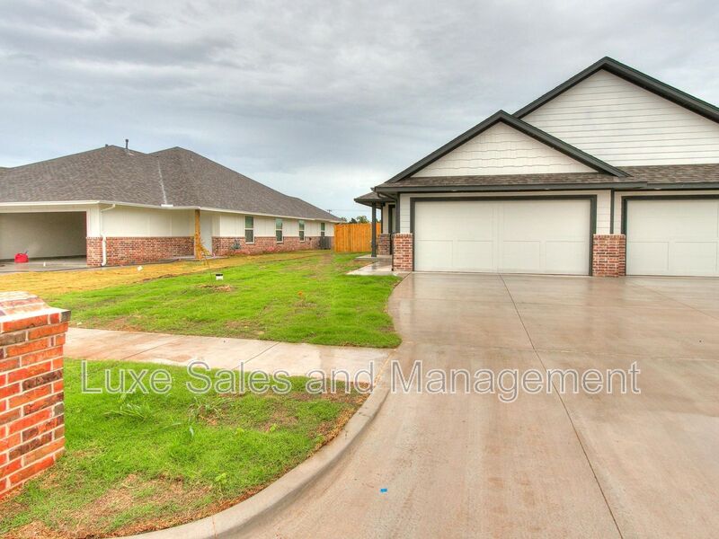 Oklahoma City Condo: 10716 Lawson Place