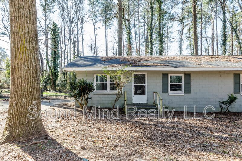 Raleigh House: 717 Woodland Rd