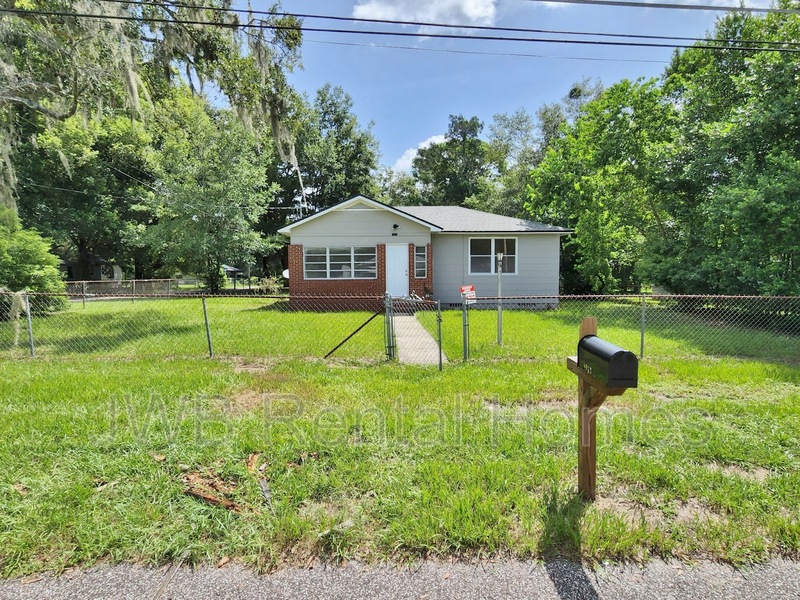 Jacksonville House: 8973 Van Buren Ave