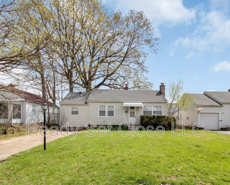 Columbus House: 1960 Studer Ave