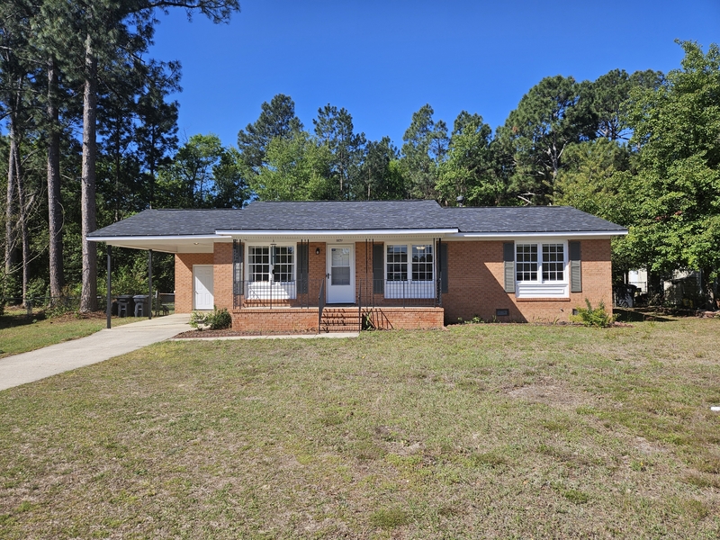 Fayetteville House: 6659 Julliard Drive