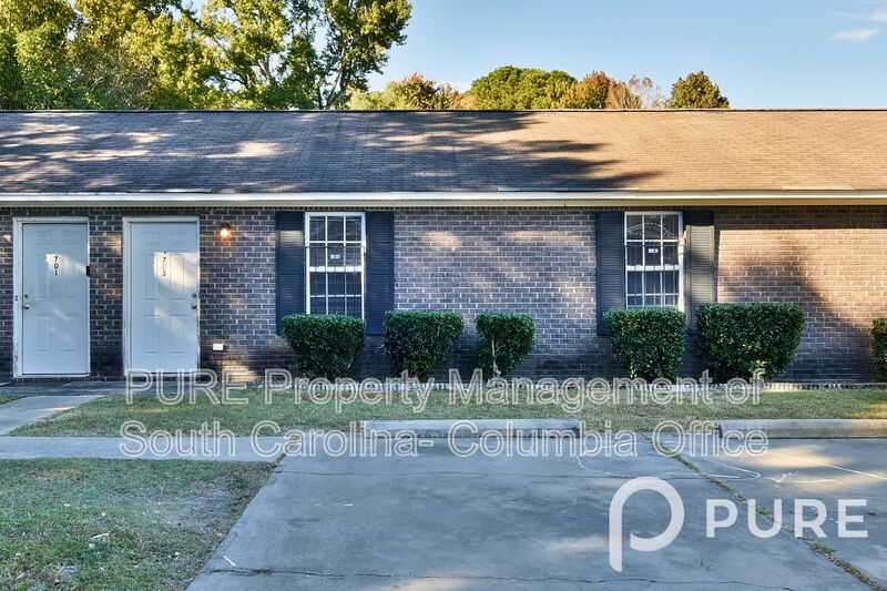 Orangeburg House: 703 Kings Rd