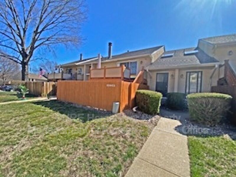 Overland Park House: 10903 Gillette Street