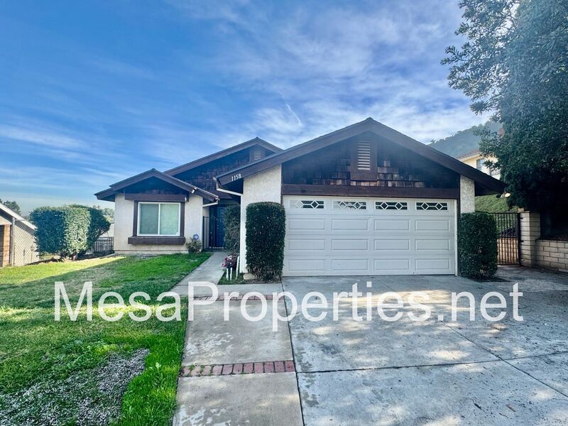 Pomona House: 1158 Blue Grass Pl.
