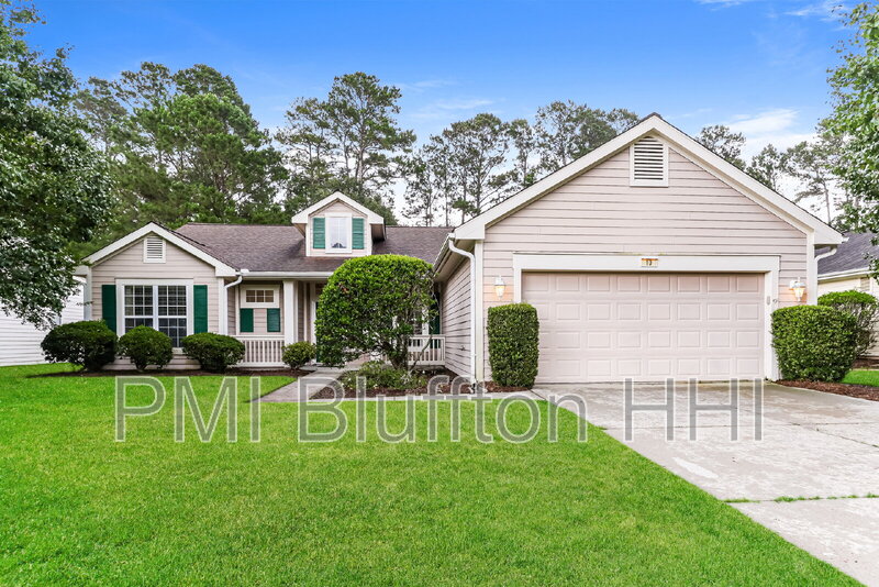 Bluffton House: 10 Raymond Road