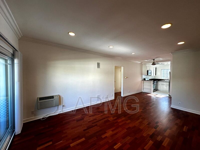 West Hollywood House: 8130 Norton Ave.