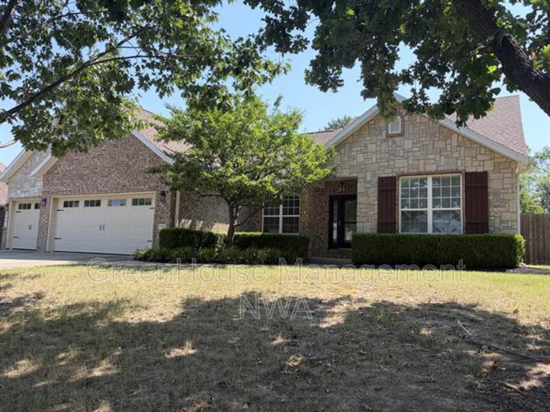 Bentonville House: 4003 SW Hawthorne Place