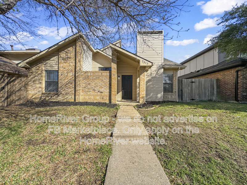 Carrollton House: 2513 Melissa Ln