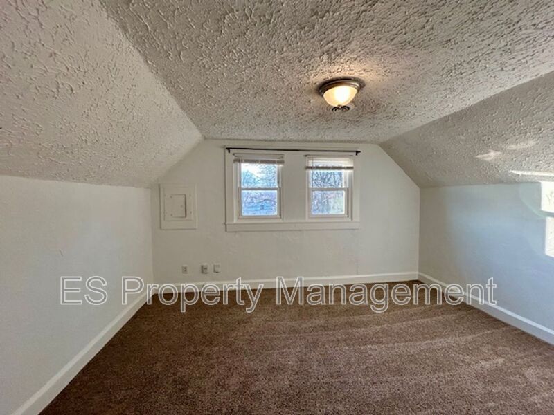 Cozy, Convenient 1 Bedroom! - Photo 10