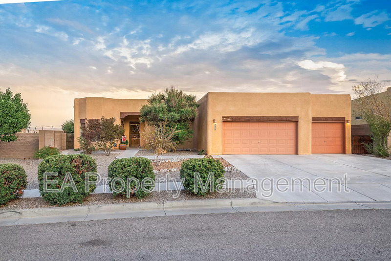 Albuquerque House: 2300 Wildstream St NW