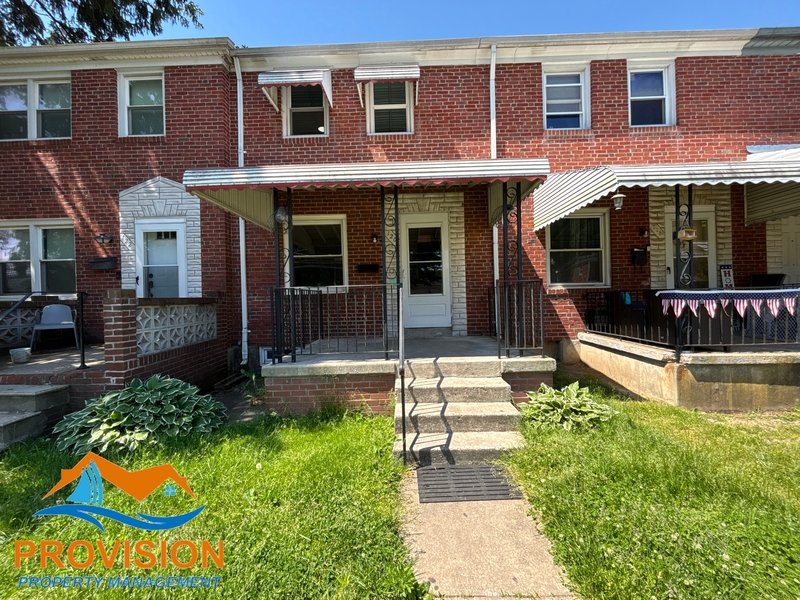 Middle River Townhome: 120 Kingston Road
