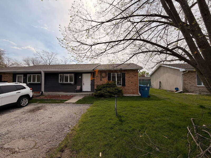 Crown Point Condo: 160 Meadows Cir