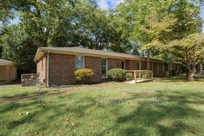 Nashville Condo: 1001 Glendale Ln. B