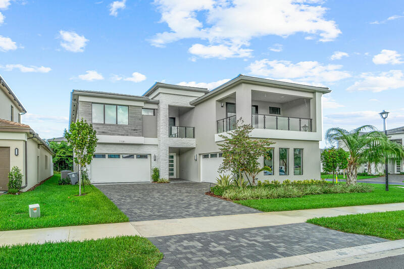Boca Raton House: 17081 Five Waters Avenue