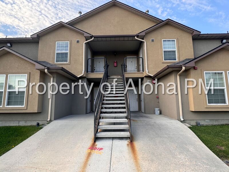 Meridian House: 1057 W. Pine Ave