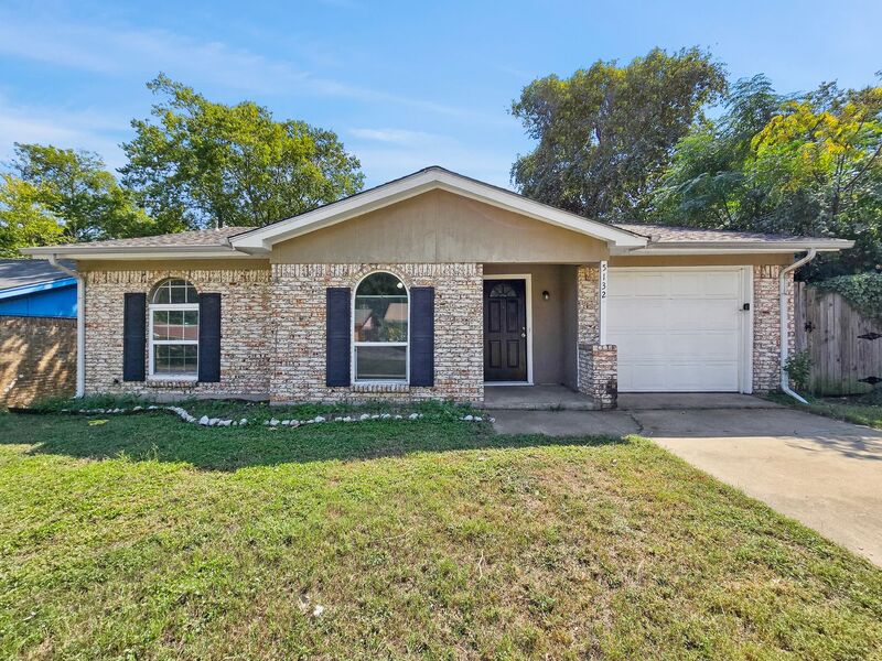 Fort Worth House: 5132 Sears Dr