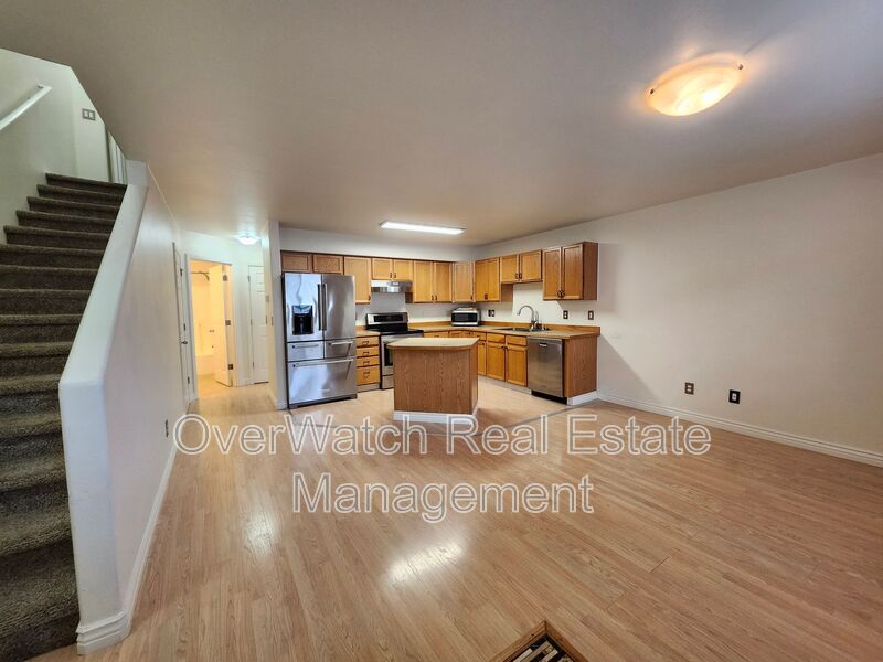 Anchorage House: 7428 Meadows St