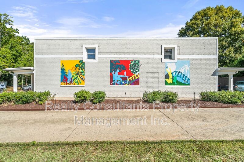 Mooresville House: 604 E. Iredell Avenue