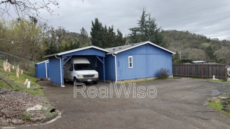 Roseburg House: 2032 NE Klamath Ave
