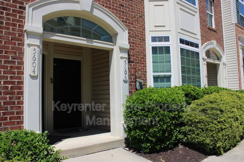 Oxon Hill Condo: 5606 Virginia Lane