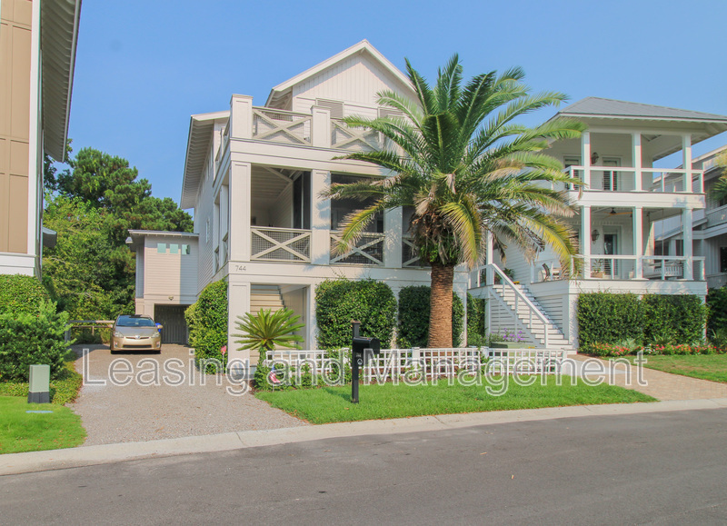 Mount Pleasant House: 744 Gate Post Drive