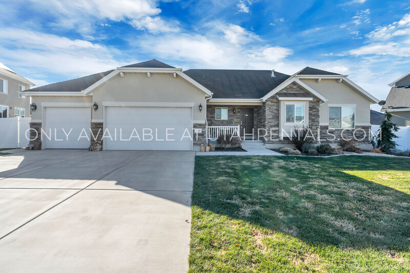 Farmington House: 1419 W Stayner Dr